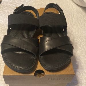 Born Black Zinnia  size 8 sandals.